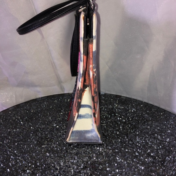 Purse - Picture 2 of 3